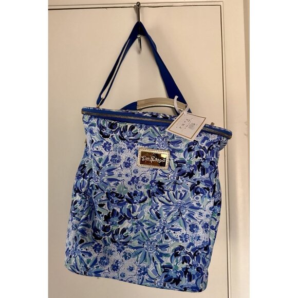 Lilly Pulitzer Wine Carrier Soft Cooler Blue Insulated High Maintenance NWT New - Picture 1 of 9